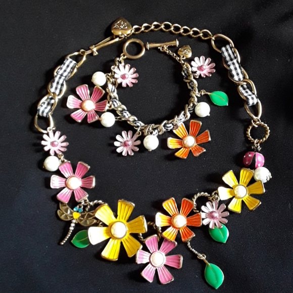 Betsey Johnson Jewelry - Betsey Johnson VINTAGE FLOWER NECKLACE & BRACELET